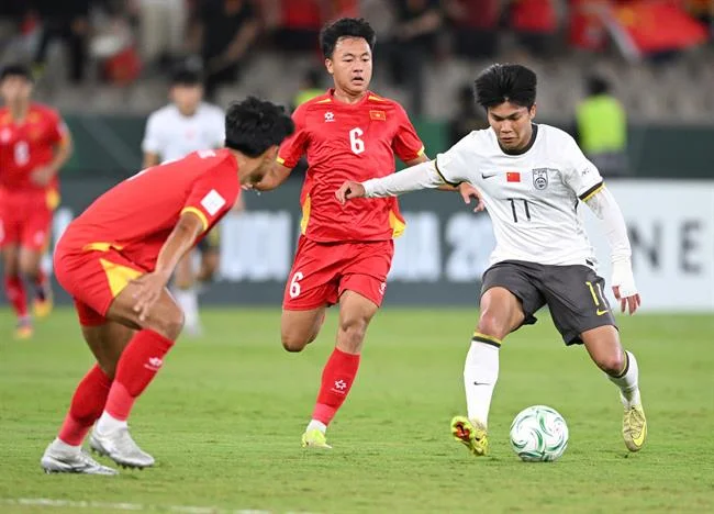 Lời khuyên hữu ích về chơi game có trách nhiệm, quản lý tài chính và tận dụng khuyến mãi tại AW8, với tông màu xanh lá cây và vàng kim.
